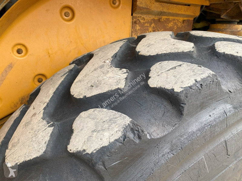 Shovel Caterpillar NVT