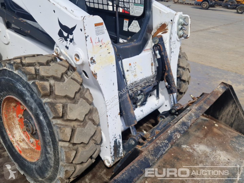 Shovel Bobcat S740