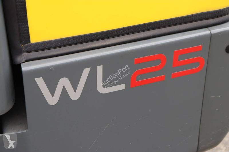 Pala cargadora Neuson WL25