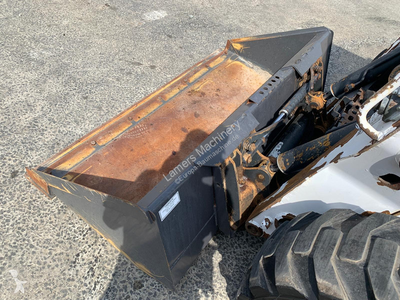 Shovel Bobcat NVT