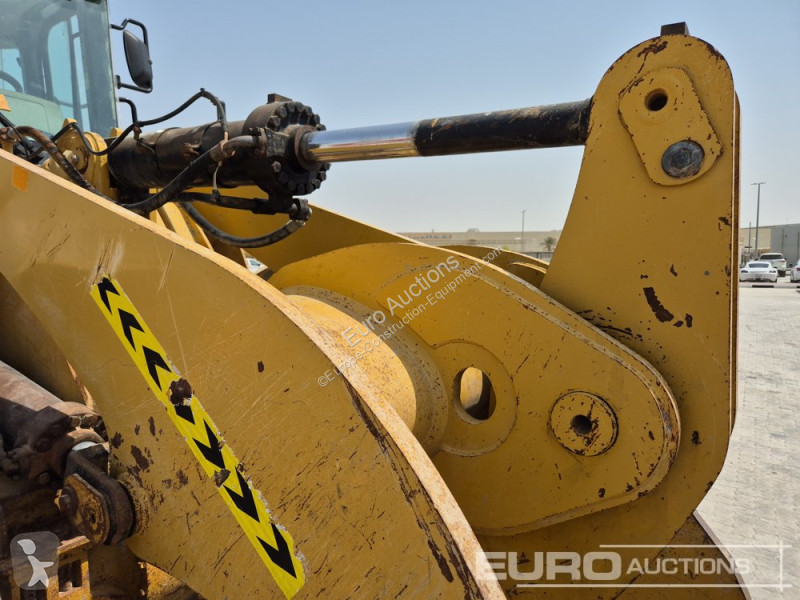 Pá carregadora Caterpillar C
