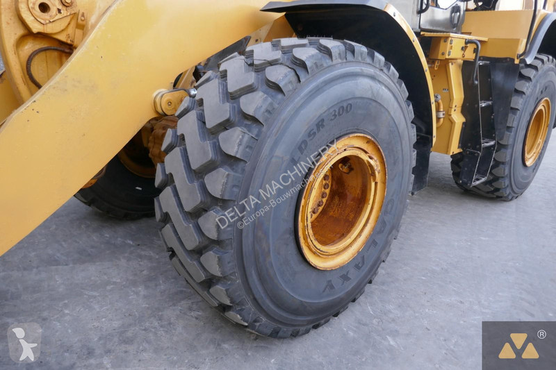 Nakladač Caterpillar 972M