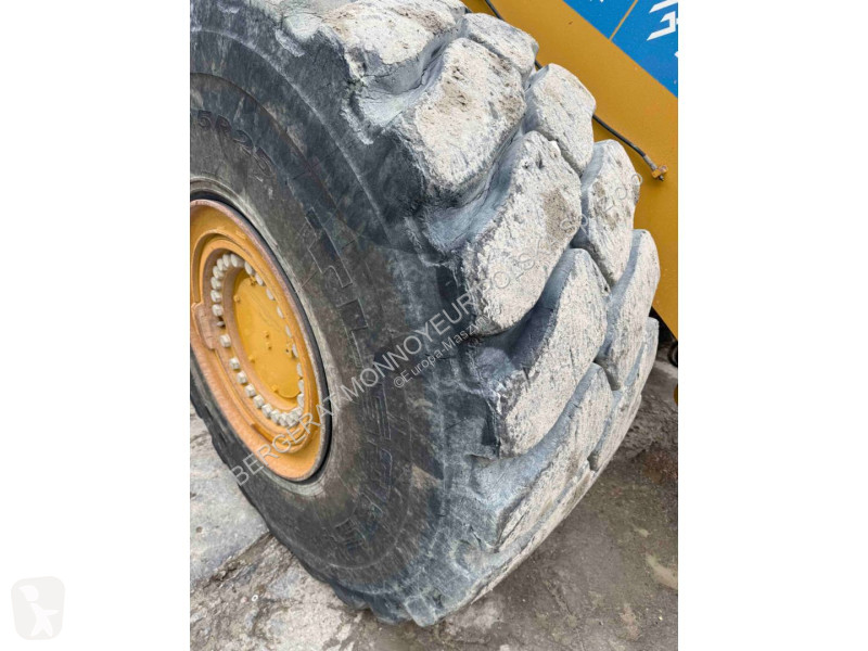 Nakladač Caterpillar 980