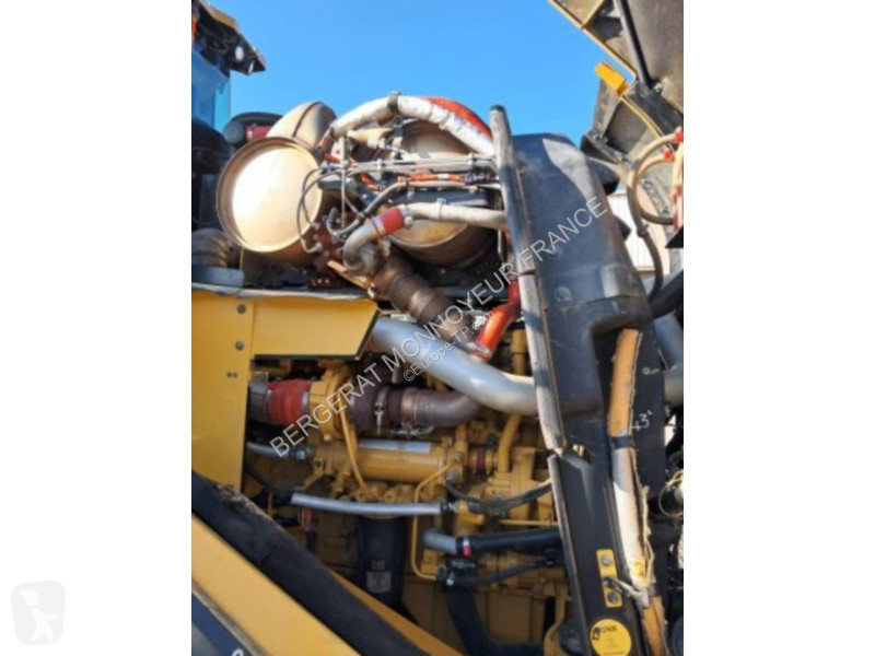 Nakladač Caterpillar 982M