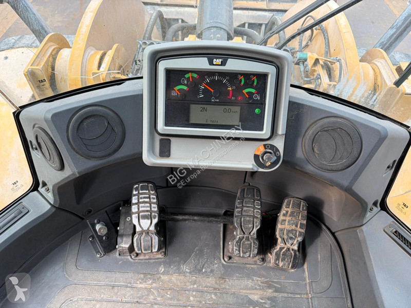 Nakladač Caterpillar 962M