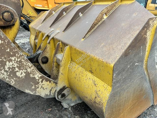 Nakladač Komatsu
