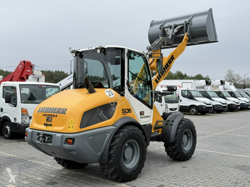 Nakladač Liebherr Compact Łyżka + Widły Super...