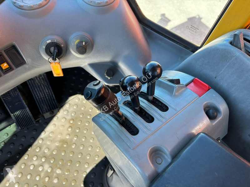 Фронтальный погрузчик Volvo L 90 E 4x4 CENTRAL...