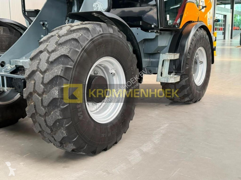 Nakladač Giant G 5000