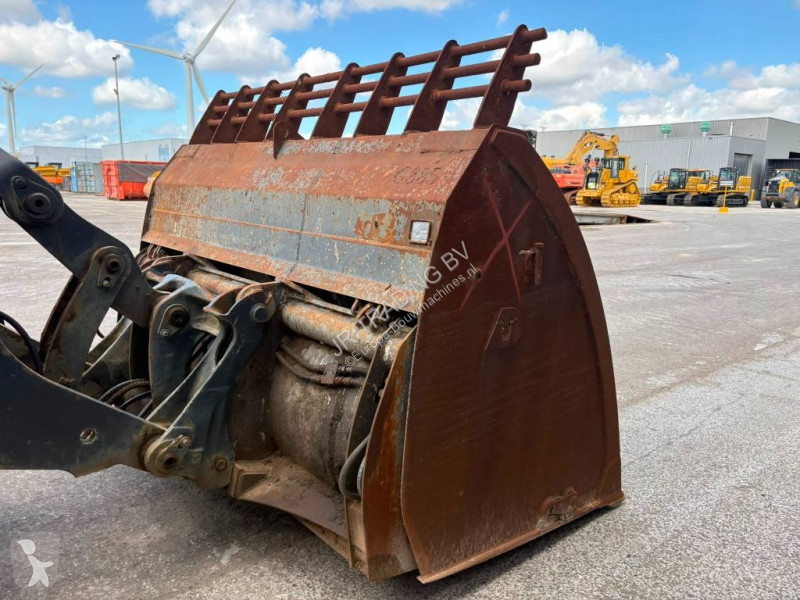 مُحمّلة Volvo (High tip bucket)