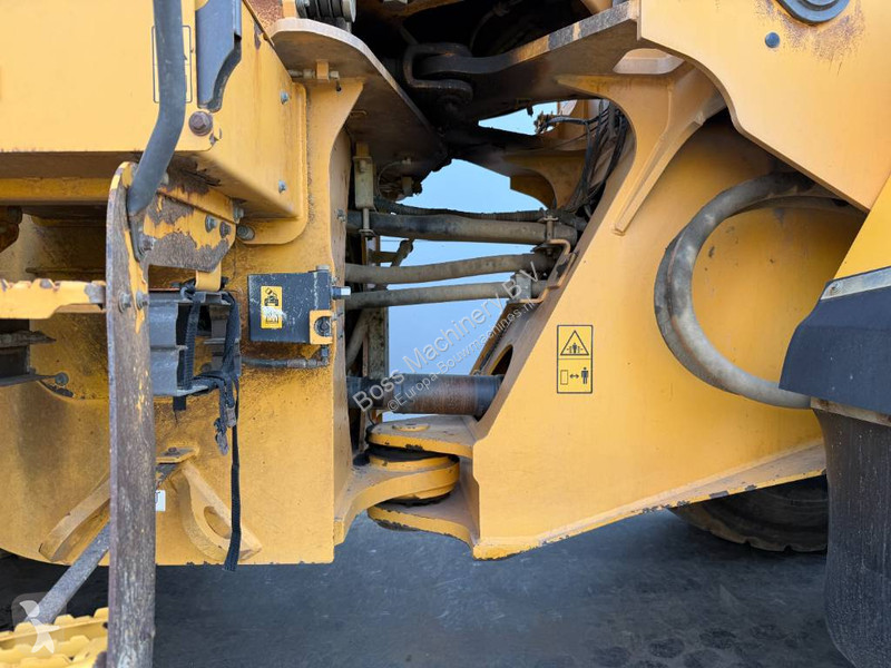 مُحمّلة Volvo - Automatic Greasing / Camera