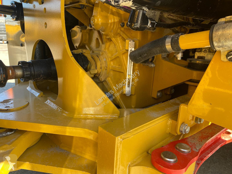 مُحمّلة Caterpillar 962 M .