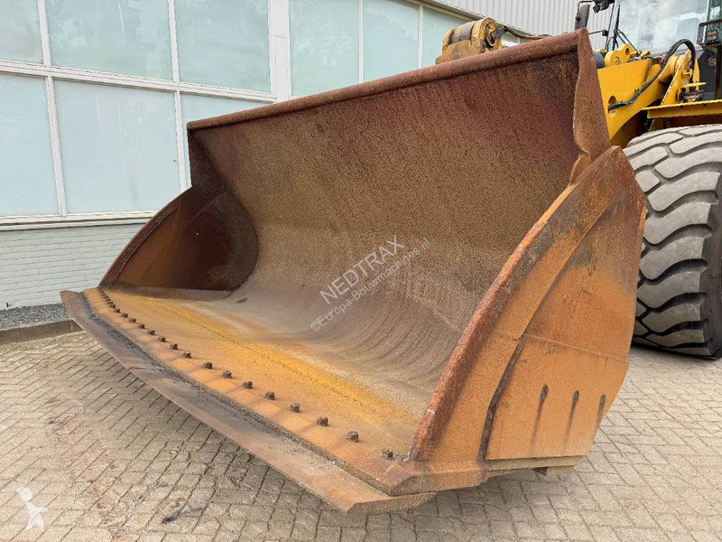 Nakladač Caterpillar 988 K 2018