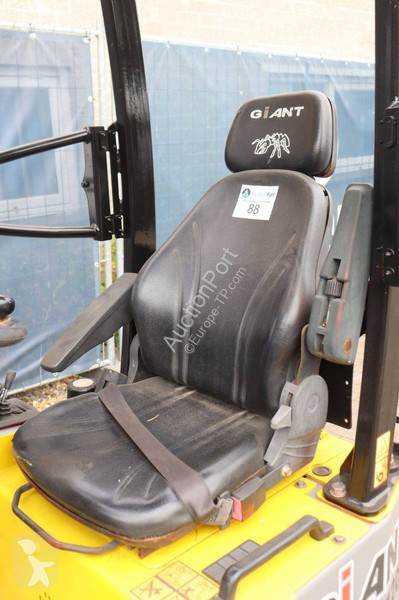Фронтальный погрузчик Giant D254SW