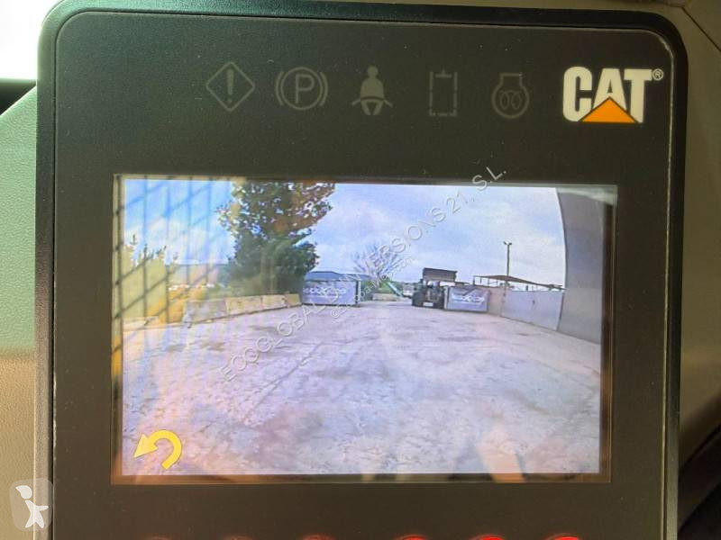 Фронтальный погрузчик Caterpillar 3