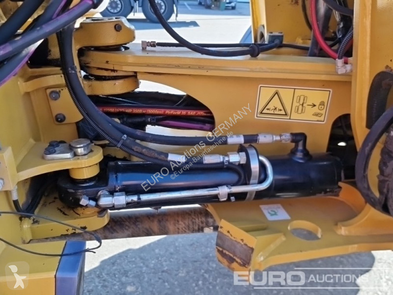 Chargeuse Caterpillar 908M