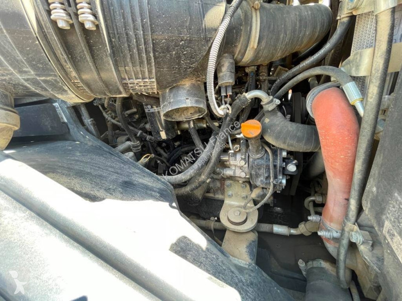 Chargeuse Komatsu WA100M-8E0