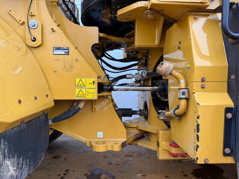 Pá carregadora Caterpillar - Automatic Greasing...