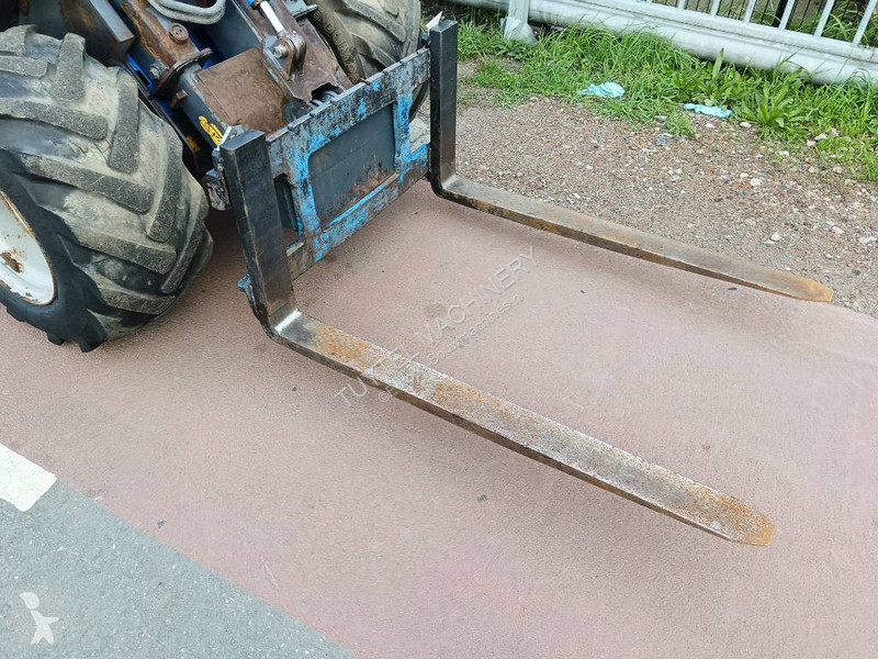 Chargeuse MultiOne 10.8DT minishovel 2140 kg...
