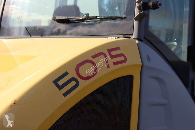 Kramer 353 loader