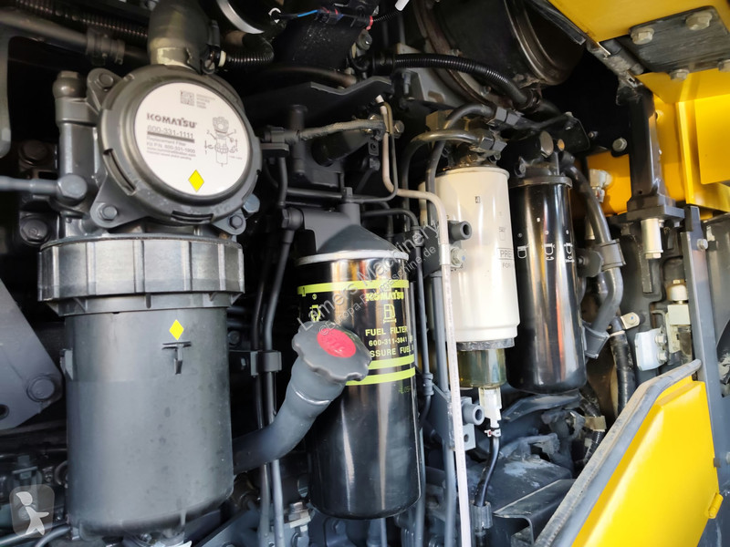 Pá carregadora Komatsu 4708