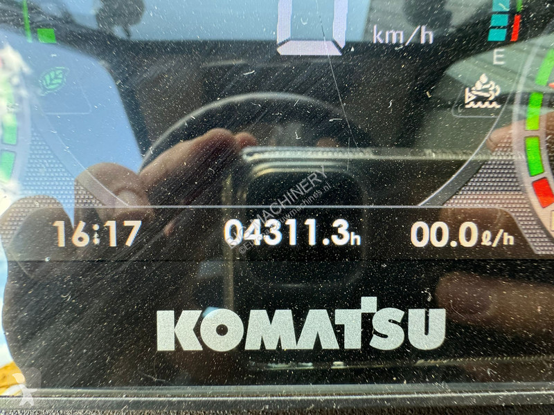 Pala Komatsu WA100M-8EO - New Tires