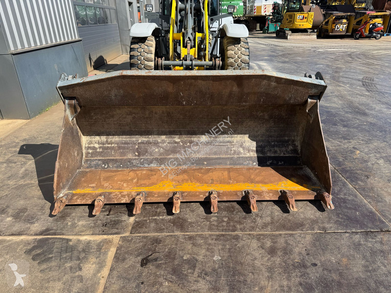 Shovel Kramer 8155 / Forks / bucket