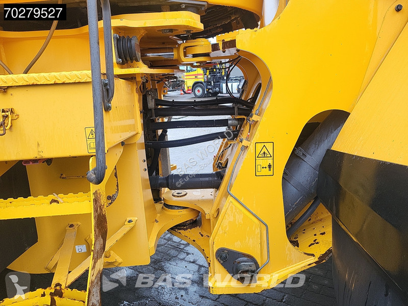 Nakladač Volvo L250 CDC