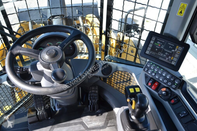 Shovel Caterpillar 938 M