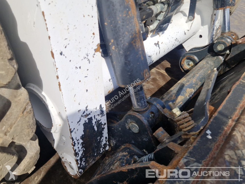 Shovel Bobcat S740