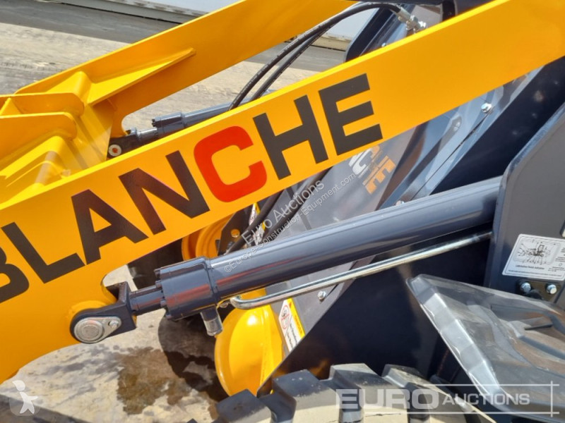 Pá carregadora Blanche TW36
