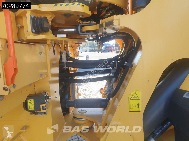 Nakladač Volvo L260 H CDC
