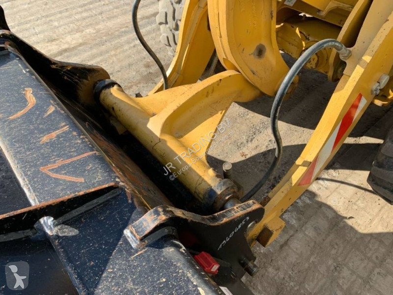 Shovel Caterpillar 906