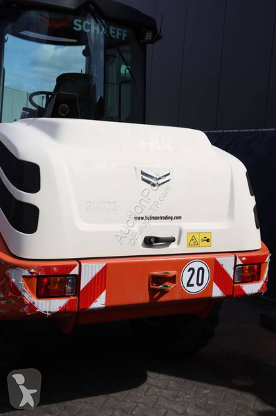 Pala cargadora Schaeff L100