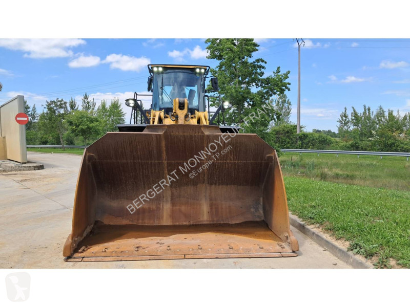 Nakladač Caterpillar 972M XE