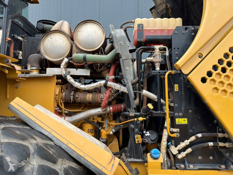 Nakladač Caterpillar 966M XE