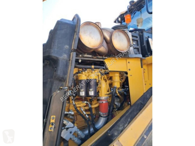 Nakladač Caterpillar 982M