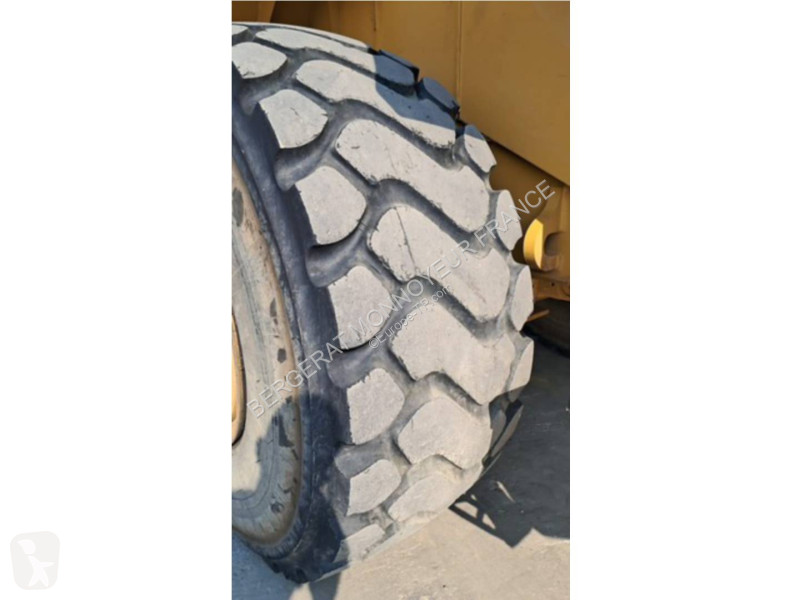 Nakladač Caterpillar 972M XE