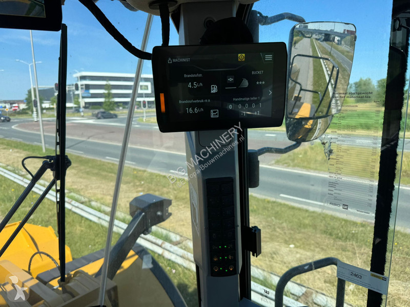 Nakladač Caterpillar 980