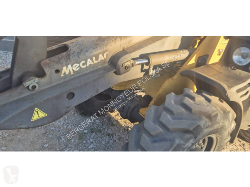 Nakladač Mecalac AX700