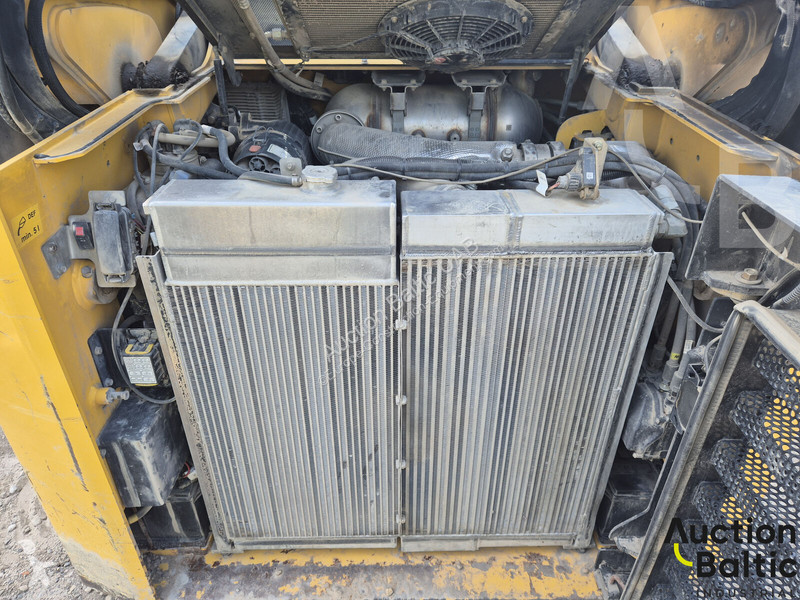 Nakladač Gehl VT320