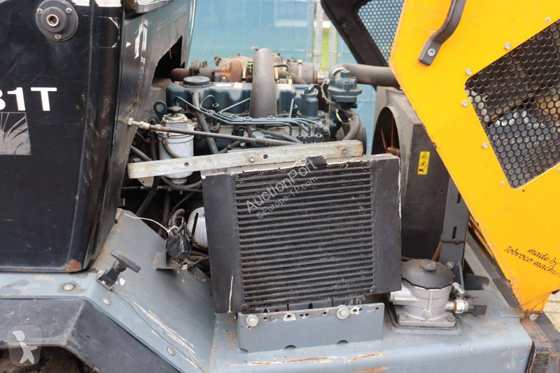 Chargeuse Giant V881T