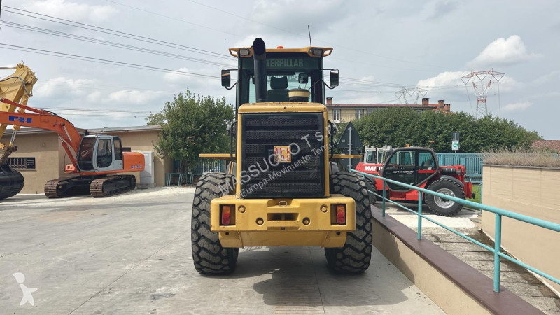 Навантажувач Caterpillar