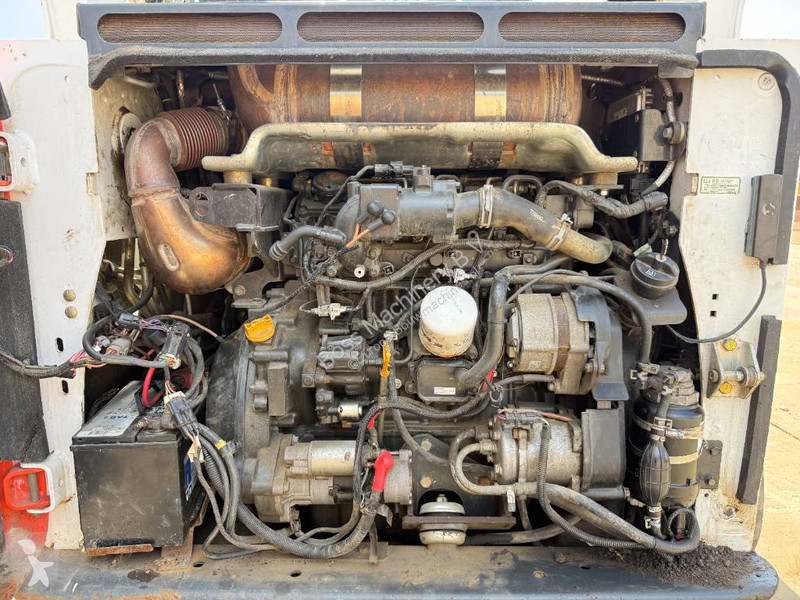 Shovel Bobcat - Closed Cab / Quick Coupler