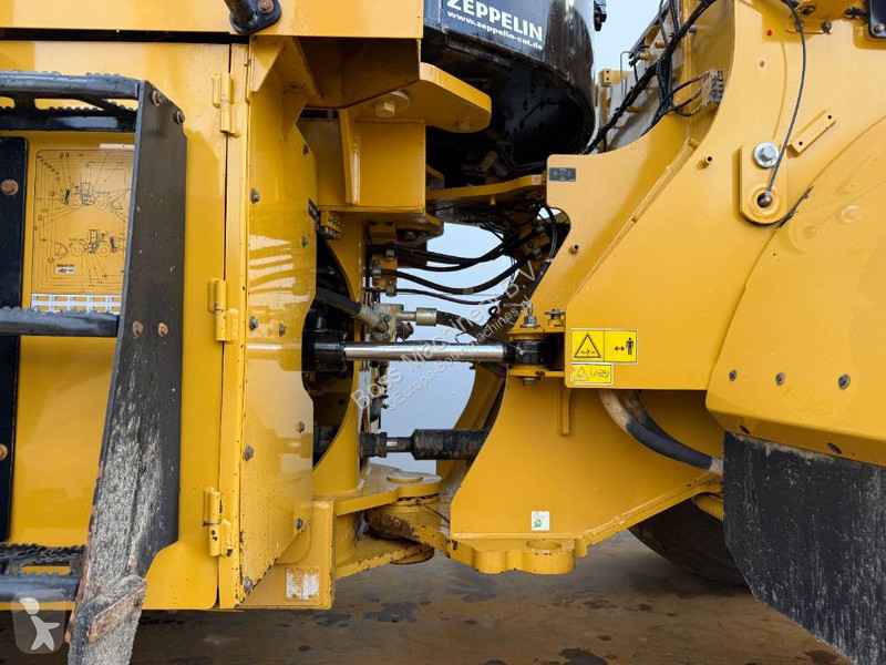Pá carregadora Caterpillar - Automatic Greasing...