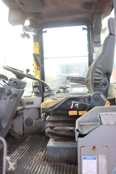 Chargeuse Komatsu 2703