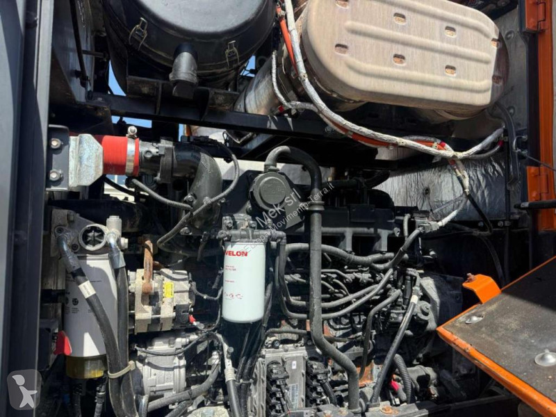 Chargeuse Doosan DL320-7