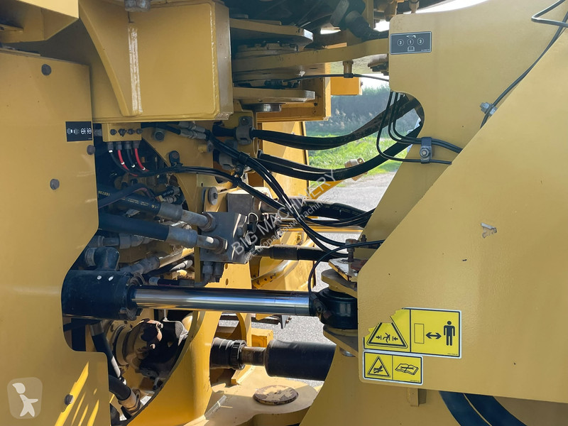 Chargeuse Caterpillar 972M XE