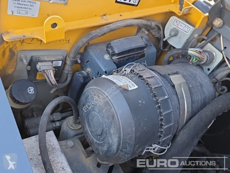 Shovel Gehl R190