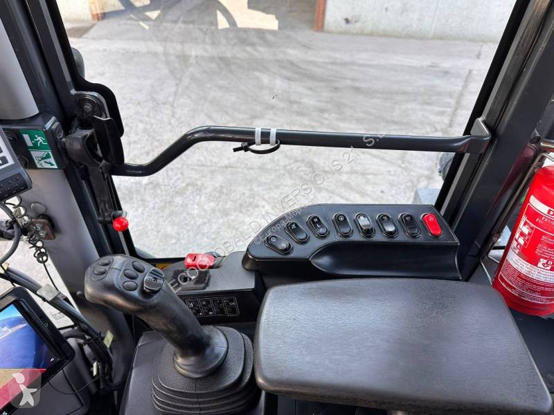 Pala Komatsu 8EO